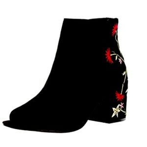 Kenneth Cole Reaction, open front Women’s Ride, Floral Booties.